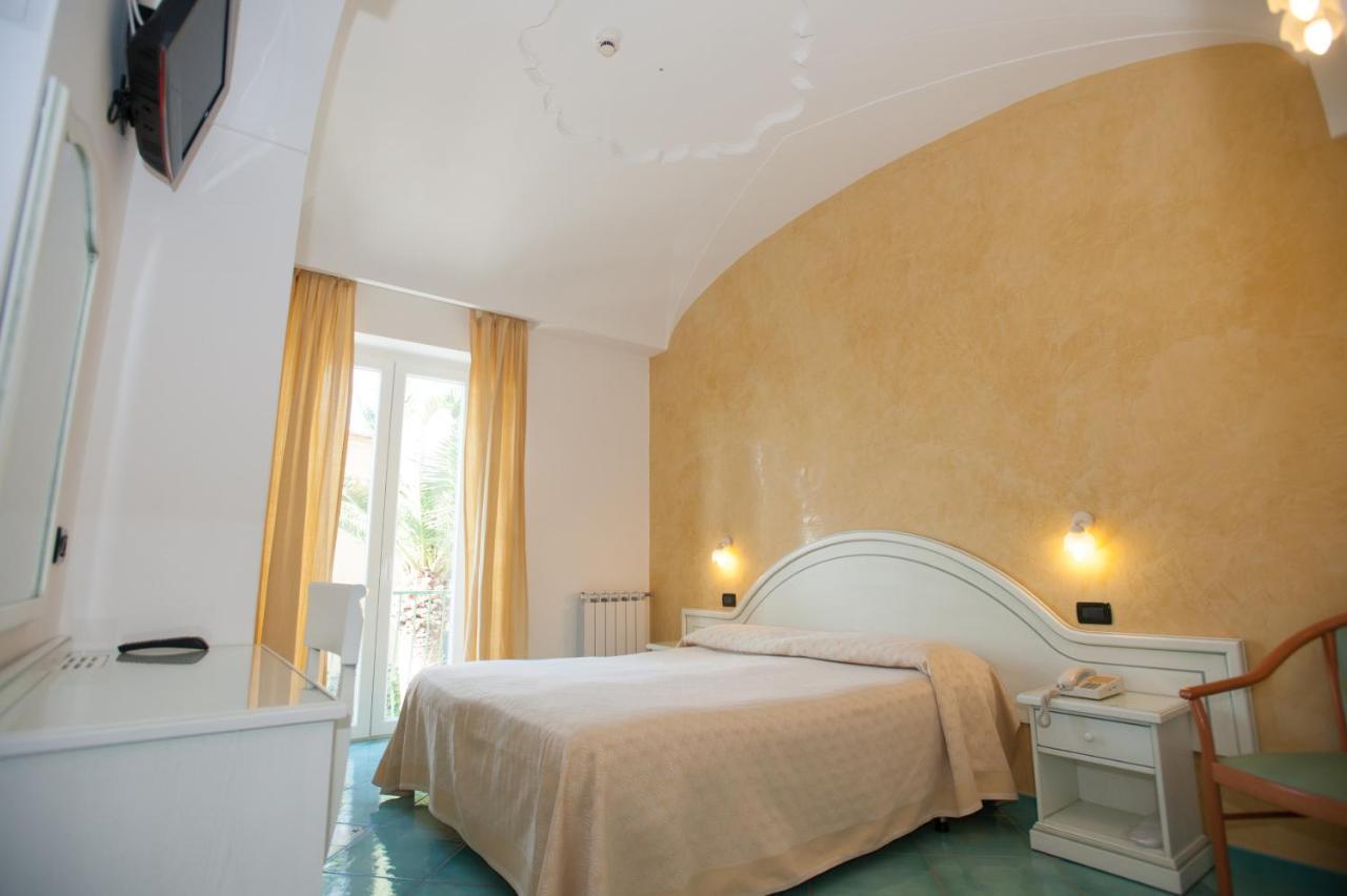 Hotel Villa Sirena - Thermae & Spa Ischia Dış mekan fotoğraf